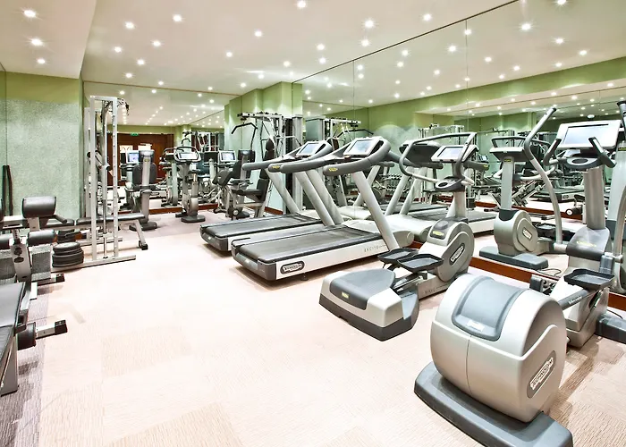 Corinthia Отель