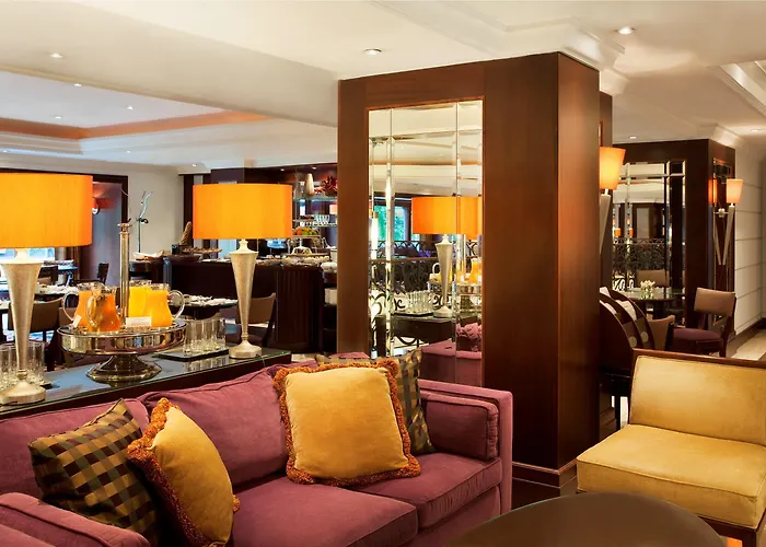 Отель Corinthia 5*