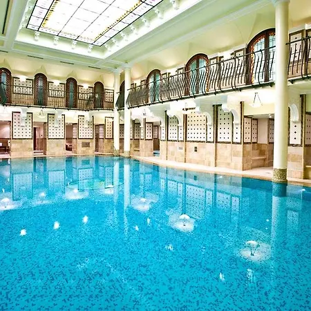 Corinthia Otel 5*
