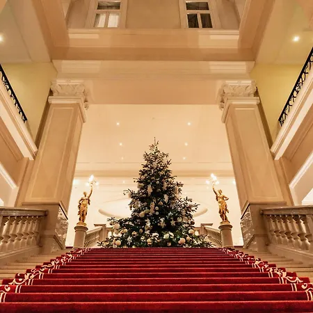 Corinthia ホテル 5*