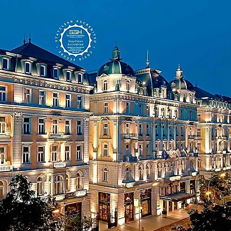 酒店 Corinthia