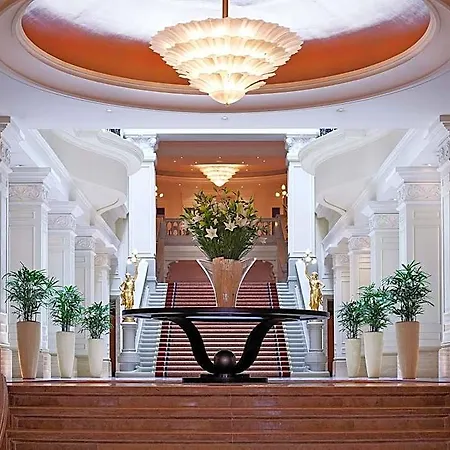 Corinthia 酒店 5*
