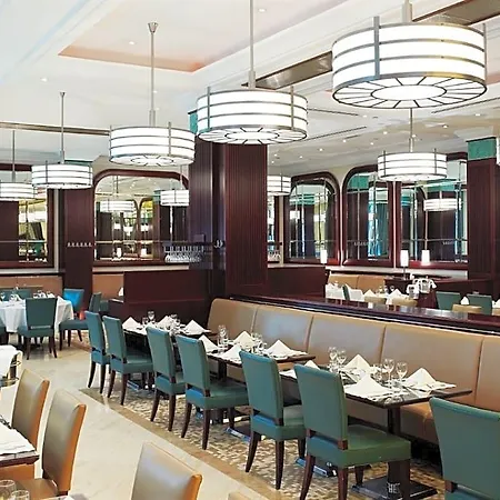 酒店 Corinthia 5*