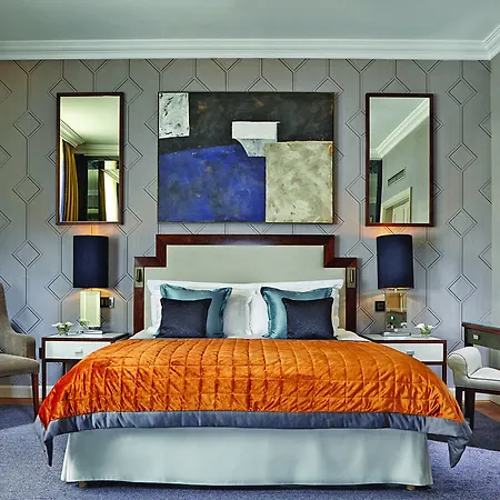 Corinthia Hotel