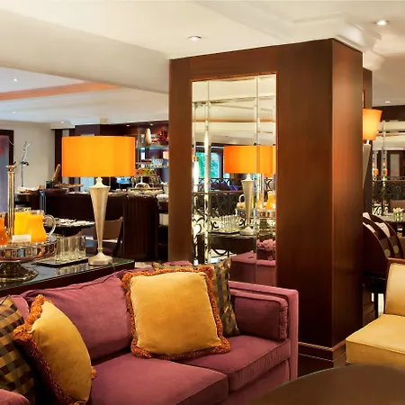 Otel Corinthia 5*