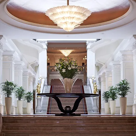 Corinthia Otel