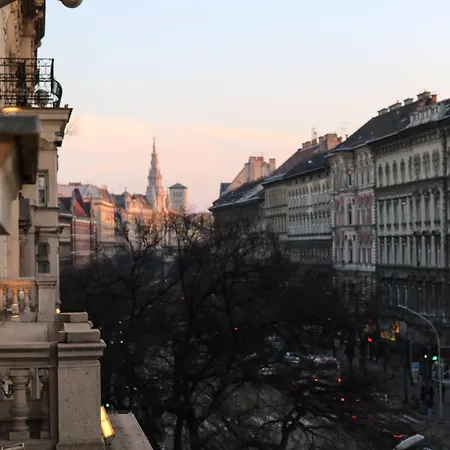 Corinthia Otel