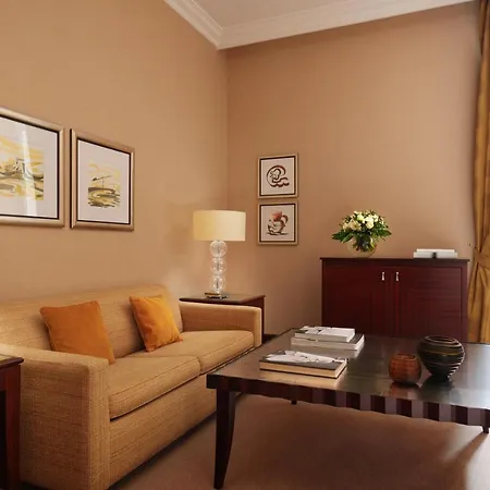 Corinthia Hotel